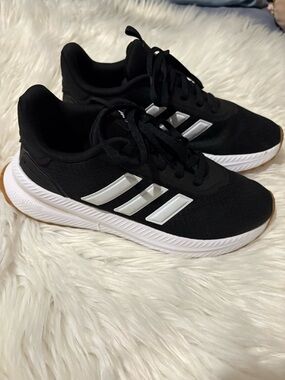 Women’s Adidas Cloudfoam Runfalcon